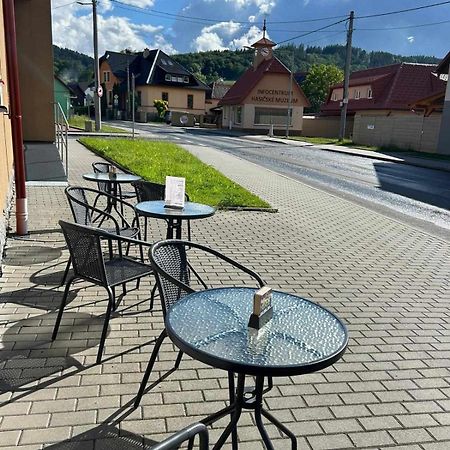 Penzion A Restaurace Na Salasi Hutisko Exterior photo