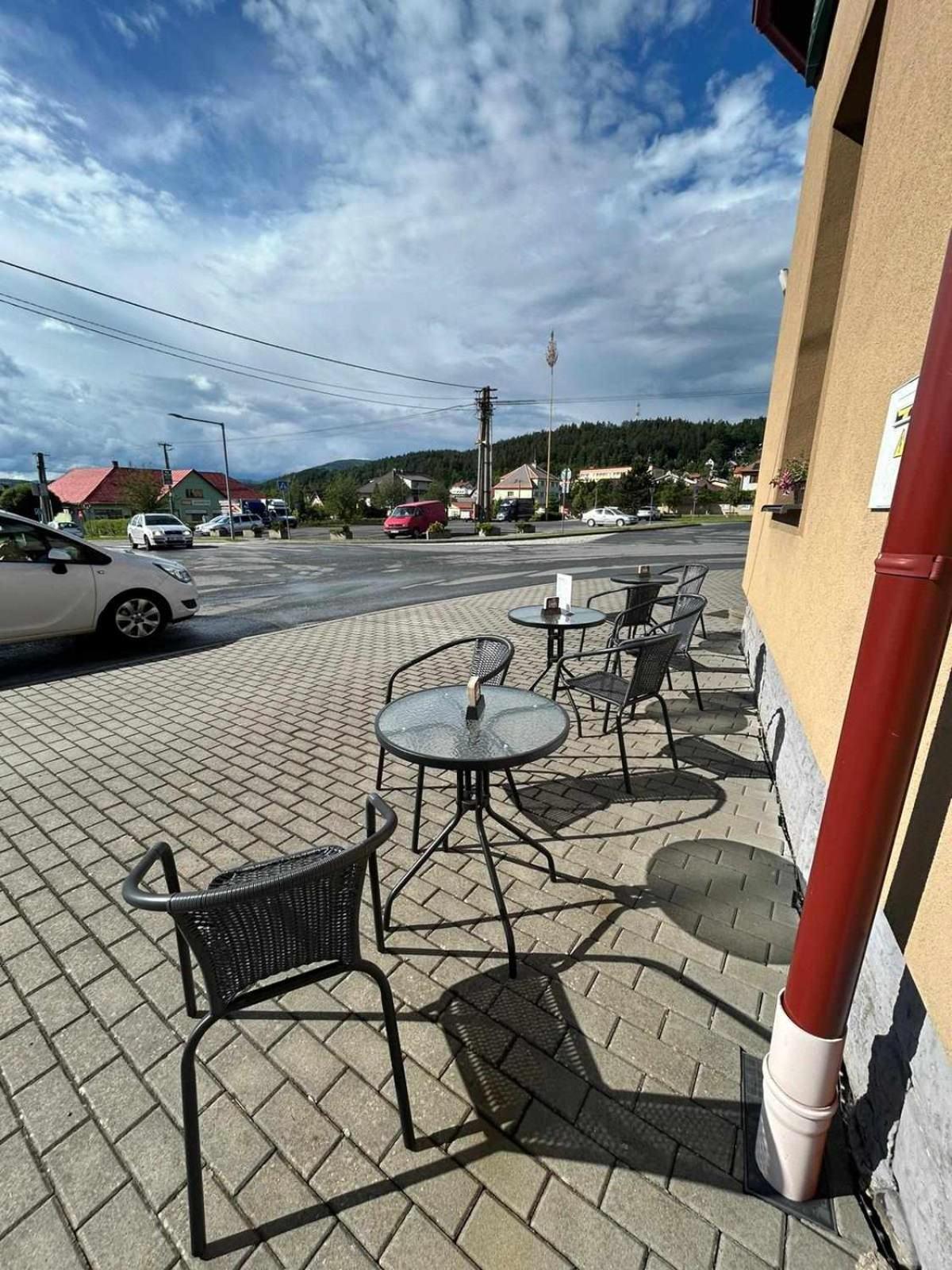 Penzion A Restaurace Na Salasi Hutisko Exterior photo